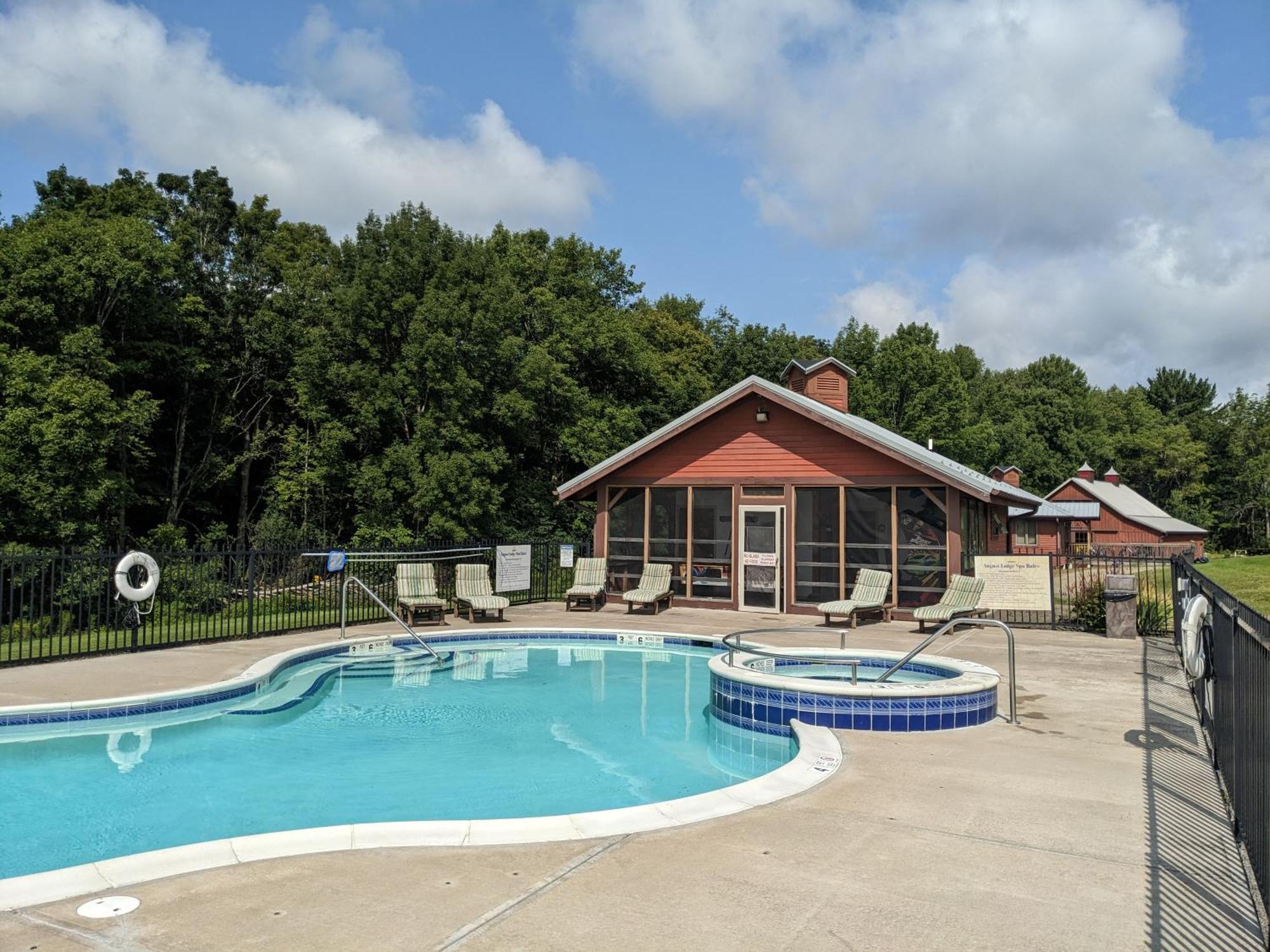 August Hotel 4*